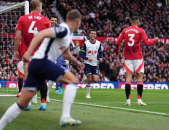 曼联vs热刺,曼联与热刺激战正酣，谁能笑到最后？”