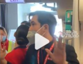 网曝亚航为等外国游客延误3小时,乘客体验两小时空中盘旋煎熬返航”